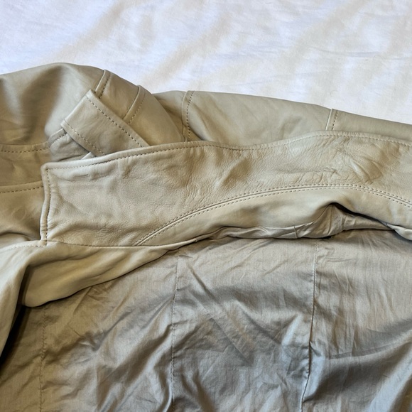 Theory Lamb Leather Moto Jacket light beige/taupe color size Large women’s - Picture 11 of 15